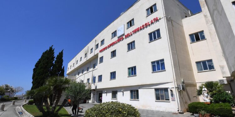 Ritrovato agonizzante sul porto di Camerota: paura per un 26enne