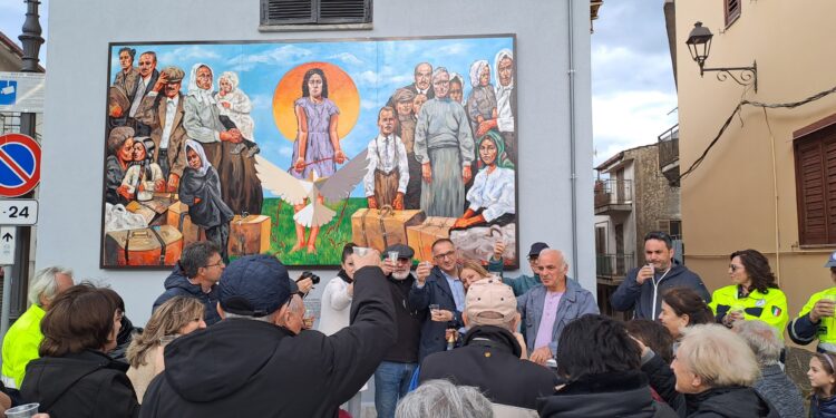 Inaugurato a San Gregorio Magno il murale dell’artista internazionale Nicolàs Menza