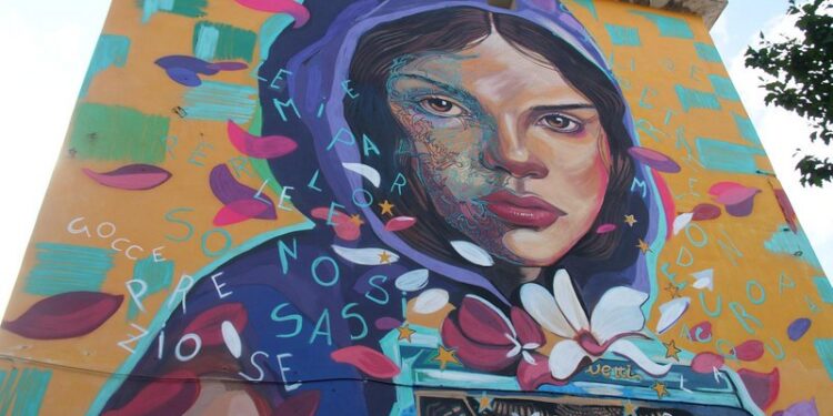 “Parolana” il nuovo murale di Antonio Cotecchia sulla libertà di stampa