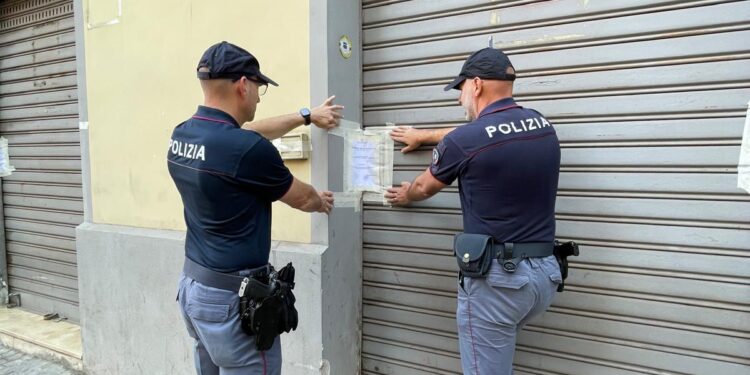 Controlli antiprostituzione sulla litoranea di Battipaglia: chiuso un negozio dove due donne si prostituivano