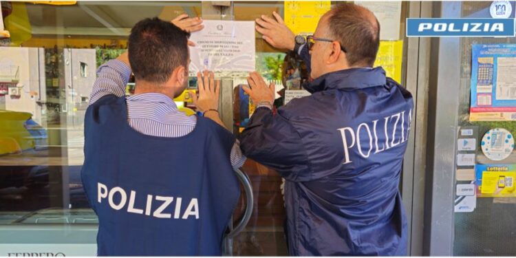 Rissa a Cava de’ Tirreni, la Polizia chiude un bar