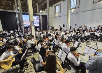 La scuola media di Sant’Arsenio partecipa alla creazione di un’orchestra verticale a Capaccio