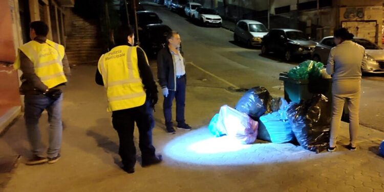 Controlli per il degrado urbano a Salerno: sanzionate tre attività commerciali