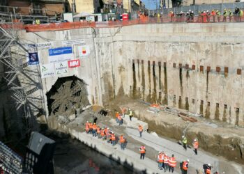 Incidente sul lavoro a Napoli:  un morto e due feriti a durante i lavori della nuova linea metropolitana