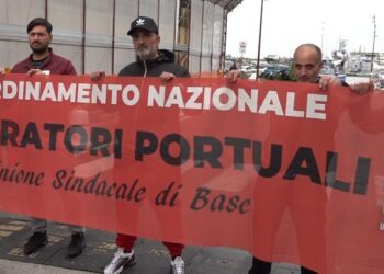 Porto di Salerno. Sindacati e lavoratori in protesta: “Vogliamo risposte dal Governo”