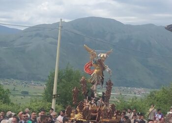 Processione primaverile in onore di San Michele: dall’Annunziata al Monte Balzata il corteo dei fedeli