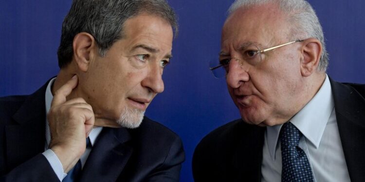 Campi Flegrei: polemiche tra De Luca e Musumeci su chi vive nell’area colpita dal sisma