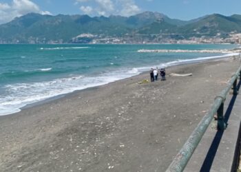 Ritrovato il corpo di un uomo morto sul lungomare di Torrione. In corso le indagini