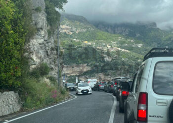 Traffico bloccato per incidente sulla statale 145 “Sorrentina”