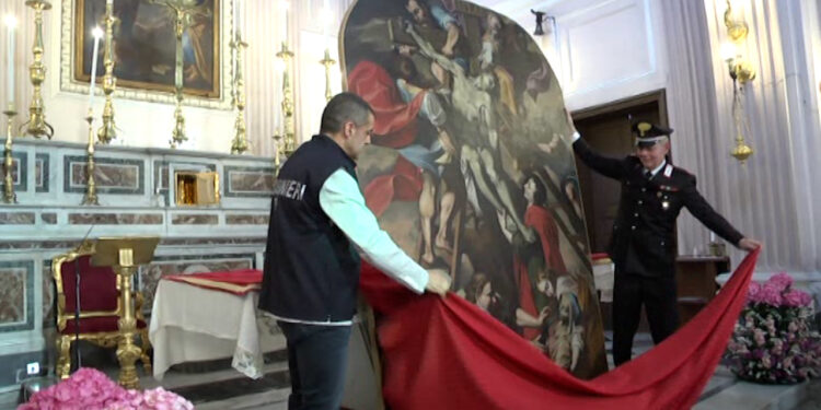 Festa per il ritorno del quadro trafugato 40 anni fa e scoperto dall’occhio arguto del “Prof-investigatore”