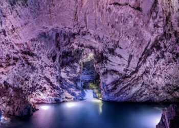 Alle Grotte di Pertosa-Auletta, una giornata dedicata alla speleologia e alla disabilità