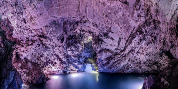 Alle Grotte di Pertosa-Auletta, una giornata dedicata alla speleologia e alla disabilità