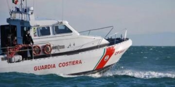 La Guardia Costiera sequestra a Capitello una barriere antierosione