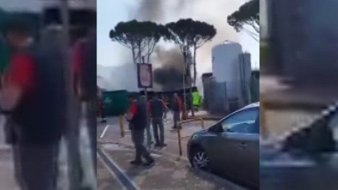 Nocera inferiore. A fuoco i cassonetti dei rifiuti speciali dell’ospedale “UmbertoI”