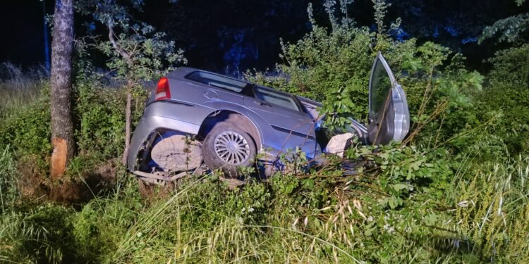 Va fuori strada con l’auto, ferito un uomo a Montesano