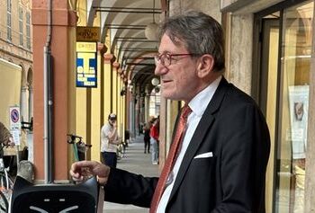 Il robot cameriere creato a Padula conquista il “Modena winefood”