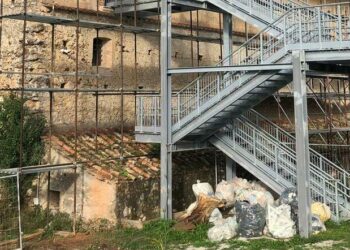 La Certosa di Padula e la scala della vergogna. Paladino: “Promesse non mantenute”