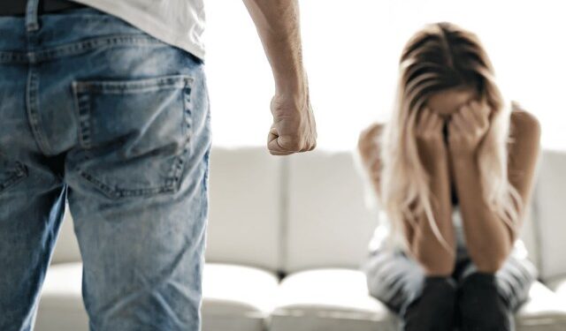 I carabinieri mettono fine a due storie di violenza domestica nel potentino