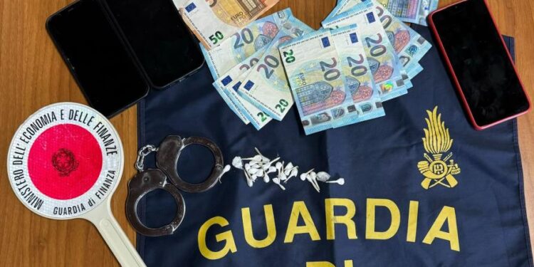 Arrestati due giovani nel salernitano: in auto con il “crack”