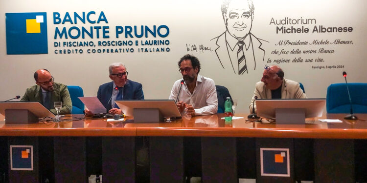 Fondazione Monte Pruno: Federico Quaranta incanta Roscigno. Una visione per rivitalizzare il borgo abbandonato