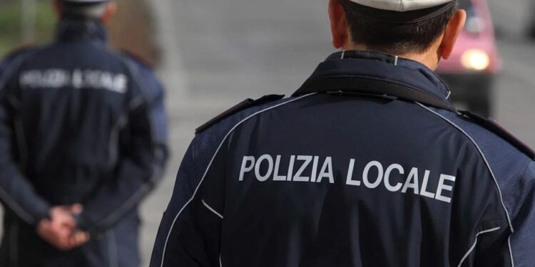 Polizia Municipale in servizio fino alle 22 a Sala Consilina: nuova disposizione del sindaco Cartolano