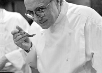 Chef Alain Ducasse apre a Napoli e sceglie nel menù il Fagiolo Bianco di Controne