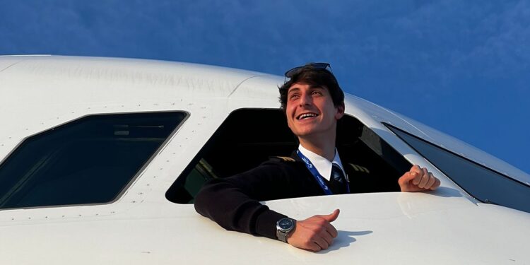 Dalla base di San Rufo ai cieli del mondo per “catturare” il Vallo di Diano in volo. La “missione” del pilota Gianmario