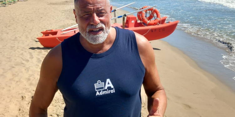 Rischiano di annegare a Capaccio Paestum: Assessore “eroe” salva mamma e figlia