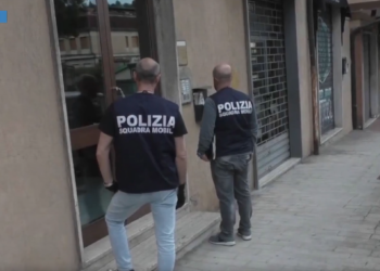 Operazione della Polizia a Potenza: arresti e sequestri per frode in un’agenzia di onoranze funebri