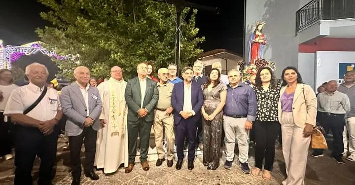 Ricollocata e inaugurata la croce in ferro a Prato Perillo di Teggiano