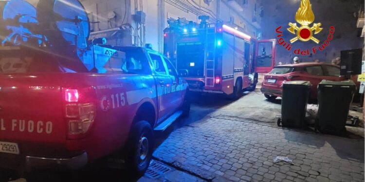Incendio causato dal pacco batteria di un monopattino elettrico: è successo a Salerno