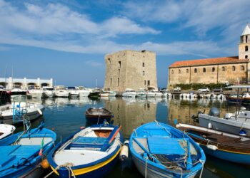 Pollica ha il mare più bello d’Italia:  premiata con le 5 Vele da Legambiente e Touring Club