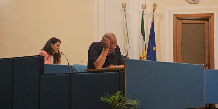 “L’amministrazione di Polla è di centrosinistra”. Firmato un documento. L’ex assessore Mignoli “indipendente”