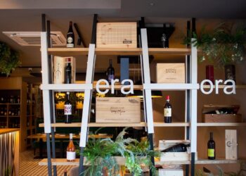 A Polla finalmente “Hera hora”. Aperto il nuovo locale di tendenza: venerdì cena degustazione