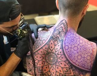 Il caggianese Marcello Grippo trionfa nella categoria “Neo Traditional” al Napoli Tattoo Expo 2024