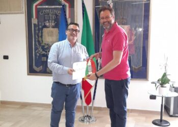 Tito: passaggio di consegne tra il sindaco uscente Scavone e il neoeletto Laurino