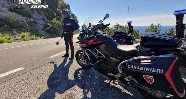 Controlli antidroga dei Carabinieri in Costiera Amalfitana: segnalazioni e denunce
