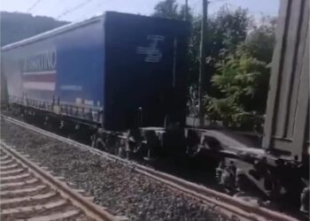 Treno merci deraglia alla stazione di San Severino di Centola. Traffico ferroviario bloccato