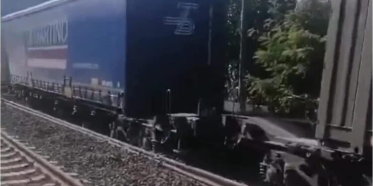 Treno merci deraglia alla stazione di San Severino di Centola. Traffico ferroviario bloccato