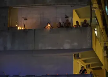 Fiaccolata a Scampia per commemorare le vittime del crollo