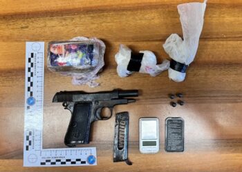 Trovato con la droga ed una pistola a Campolongo: nei guai un uomo
