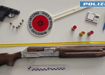 Uomo di  Cava de’ Tirreni finisce agli arresti domiciliari per detenzione illegale di armi