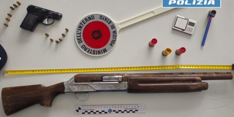 Uomo di  Cava de’ Tirreni finisce agli arresti domiciliari per detenzione illegale di armi