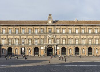 Il Palazzo reale di Napoli aperto il sabato sera a prezzo ridotto