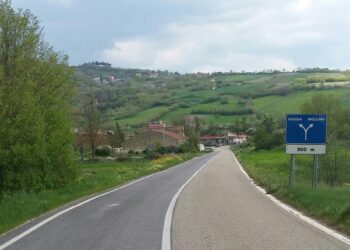 Chiusa temporaneamente la SS90 “Delle Puglie”, nell’avellinese, a causa di un incendio