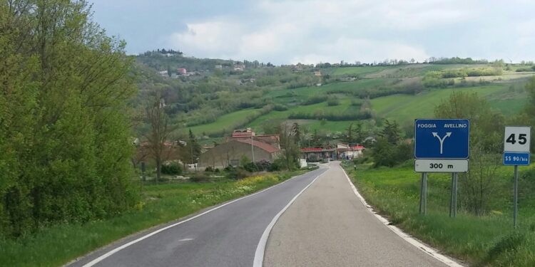 Chiusa temporaneamente la SS90 “Delle Puglie”, nell’avellinese, a causa di un incendio