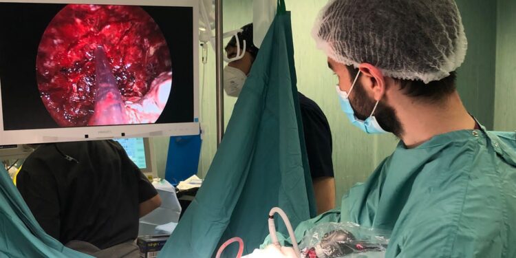 Chirurgia toracica: giovane medico di Sant’Arsenio nel team di eccellenza del Vanvitelli di Napoli