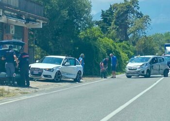 Incidente sulla SS18 nei pressi di Capitello. Tre le persone ferite