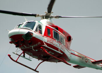 Incendio a Cetara: chiusa l’Amalfitana