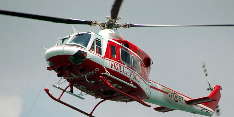 Incendio a Cetara: chiusa l’Amalfitana